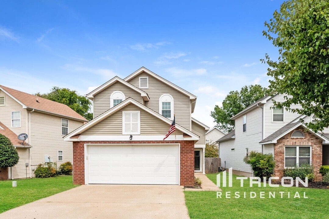 802 Bexhill Ct N in Nashville, TN - Building Photo