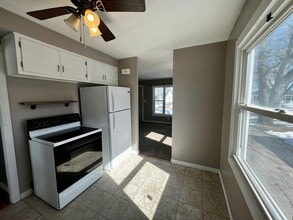937 Gail Ave in Neenah, WI - Building Photo - Building Photo