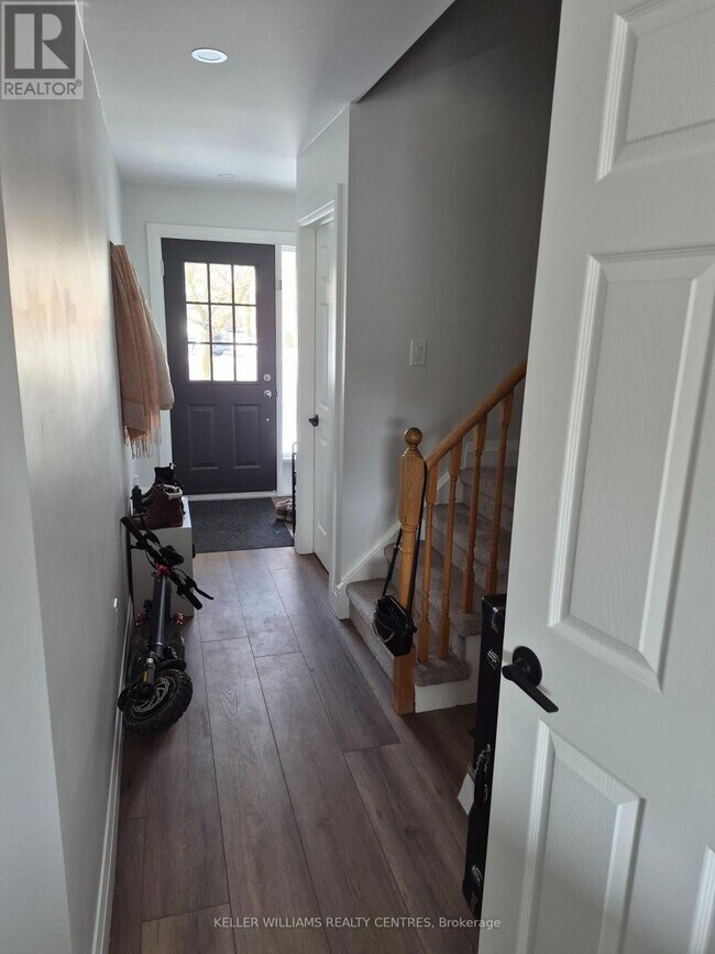 28 Royal Cedar Ct in East Gwillimbury, ON - Building Photo - Building Photo