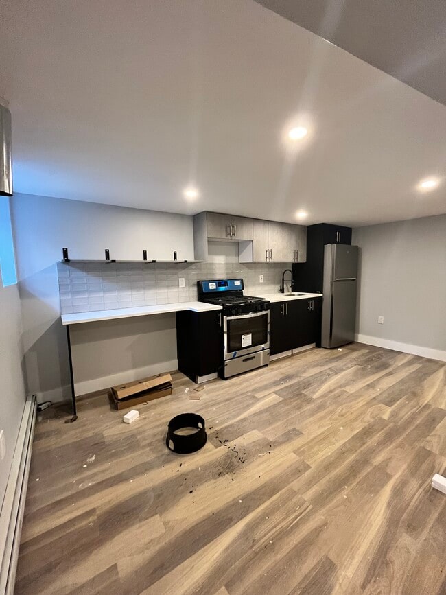 32 Clerk St, Unit 1R, Unit 1R