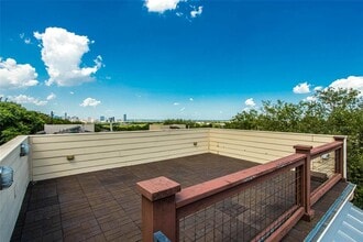 617 Peacock Ln in Austin, TX - Building Photo - Building Photo