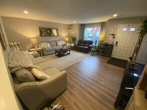 110 Aaron Pl in Lynchburg, VA - Foto de edificio - Building Photo