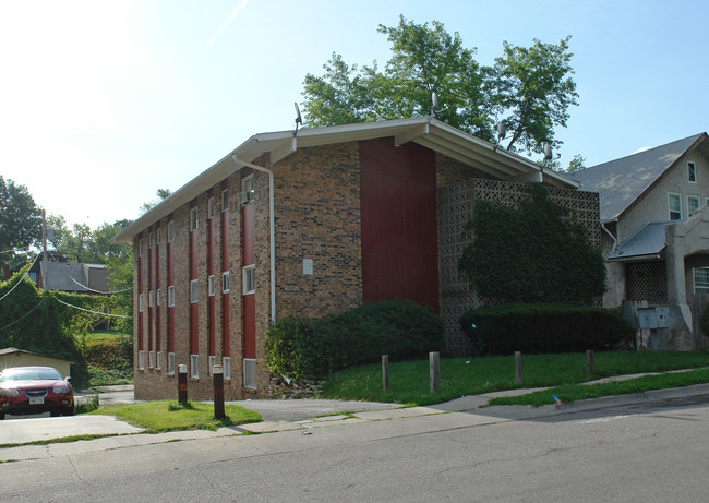 135 N 35th St in Omaha, NE - Foto de edificio - Building Photo