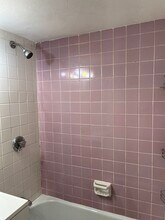 275 Neck St, Unit 1c in Weymouth, MA - Foto de edificio - Building Photo