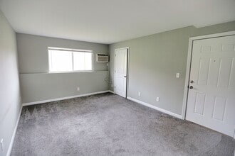 865 Grand Ave NE in Grand Rapids, MI - Building Photo - Building Photo