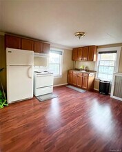 800 Deer Pk Rd in Babylon, NY - Building Photo - Building Photo