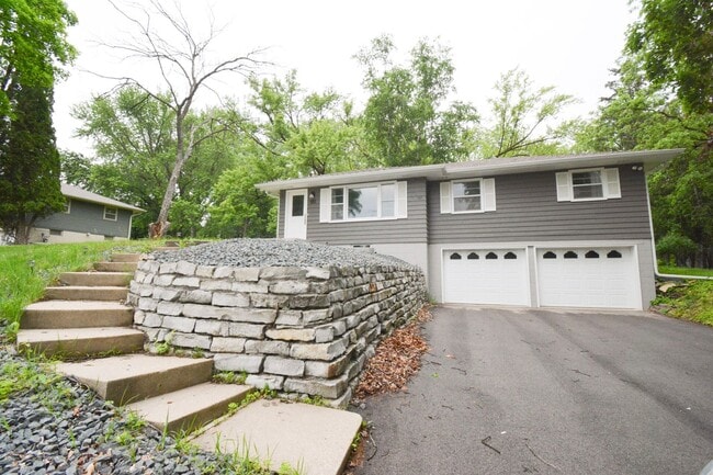 property at 501 33rd St SW