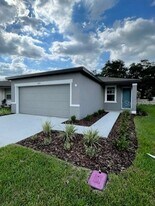 3233 Fresno Pl in Zephyrhills, FL - Building Photo