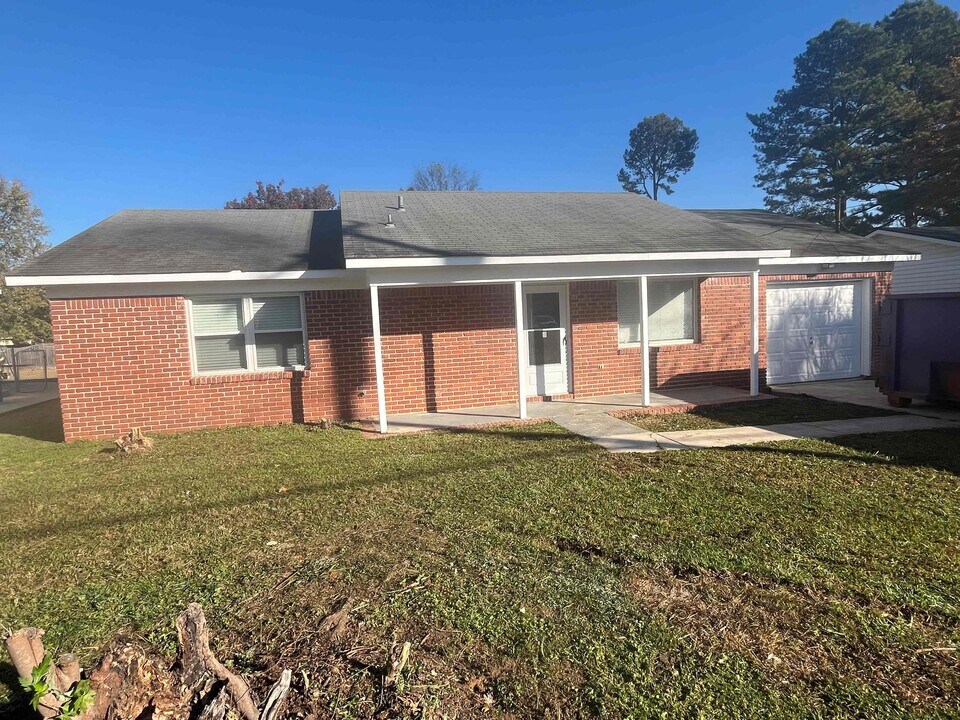 512 Blaine Dr SW in Decatur, AL - Building Photo