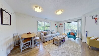 25 Webster Ave in Somerville, MA - Foto de edificio - Building Photo