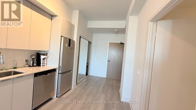 2920 Hwy 7 in Vaughan, ON - Building Photo - Building Photo