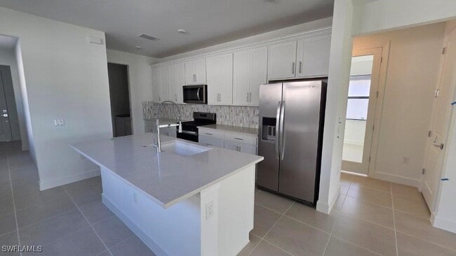 20254 Hartford Blvd in Estero, FL - Building Photo - Building Photo