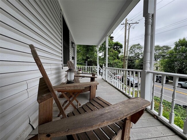 348 Warburton Ave in Hastings On Hudson, NY - Building Photo - Building Photo