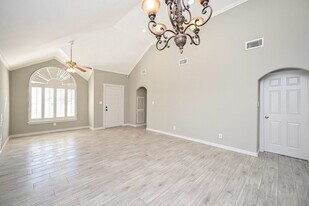 6607 W T C Jester Blvd in Houston, TX - Building Photo