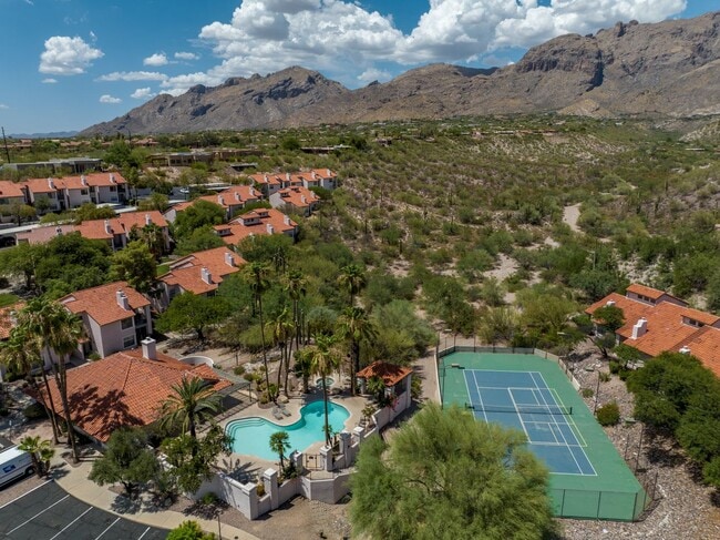 6470 N Tierra De Las Catalinas in Tucson, AZ - Building Photo - Building Photo