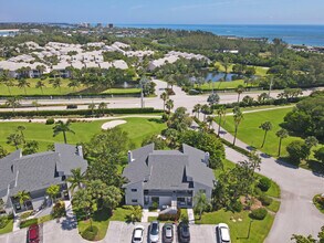 102 Clubhouse Cir in Jupiter, FL - Building Photo - Building Photo