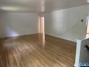 63 N Farview Ave in Paramus, NJ - Building Photo - Building Photo