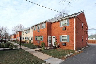 Prospect Court Apartments in Prospect Park, PA - Building Photo - Building Photo