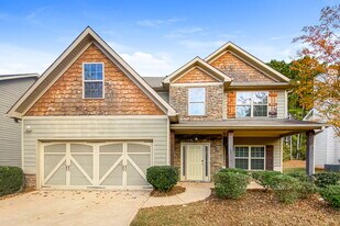 390 Cliffhaven Cir in Newnan, GA - Building Photo