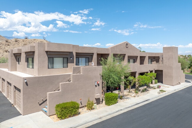 Las Colinas Apartments in Rancho Mirage, CA - Building Photo - Primary Photo