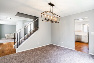 2415 Eldorado Ct in Naperville, IL - Building Photo - Building Photo