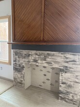 45 W Fall Creek Pkwy S Dr, Unit FC04 in Indianapolis, IN - Foto de edificio - Building Photo