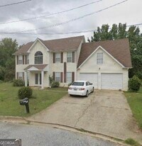 7542 Mountain Creek Bluff in Lithonia, GA - Building Photo