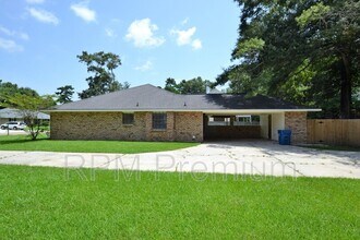 2530 Chantulane Ave in Denham Springs, LA - Building Photo - Building Photo
