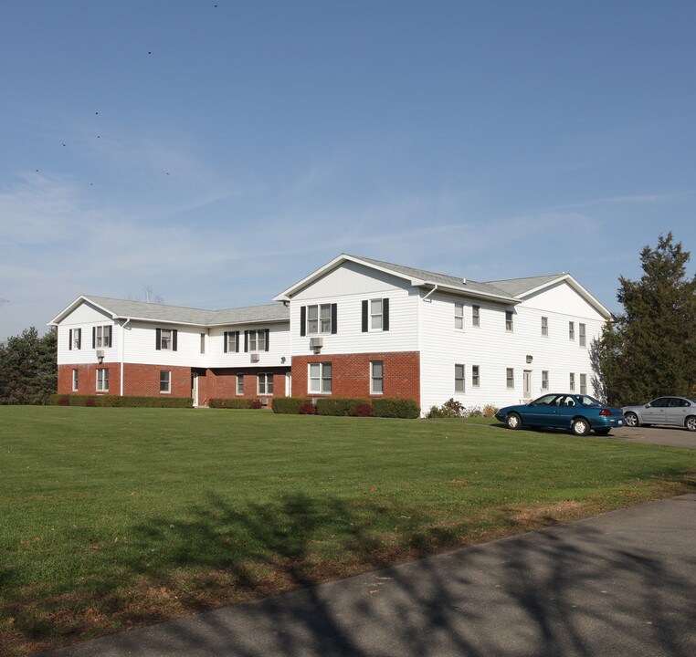 11 Memory Ln in Valatie, NY - Foto de edificio