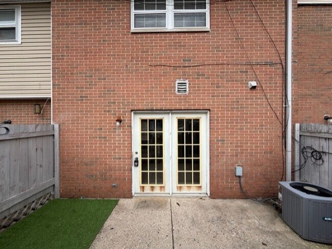 6881-6887-6887 Emerald Ave in Enon, OH - Building Photo - Building Photo