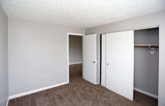 Deerfield Commons Apartments in Lafayette, IN - Building Photo - Interior Photo