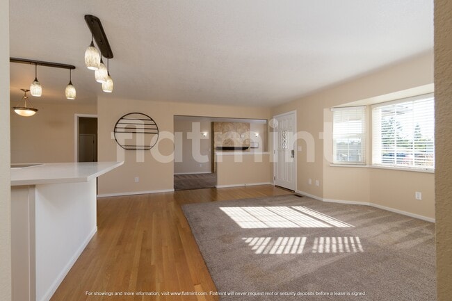 14715 57th Ave S in Tukwila, WA - Building Photo - Building Photo