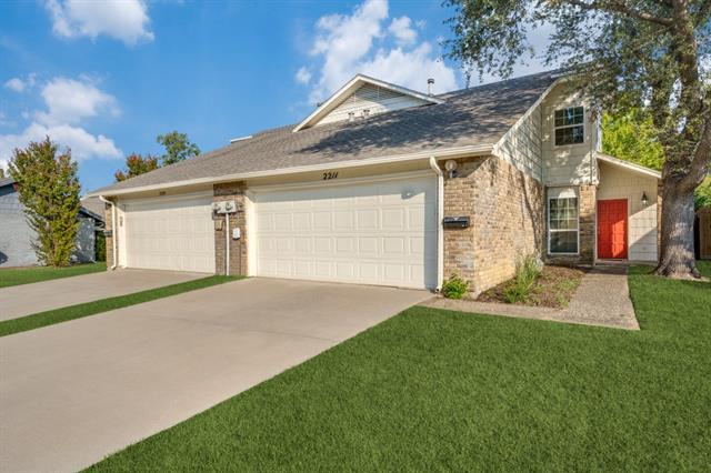 2211 Heritage in Carrollton, TX - Building Photo