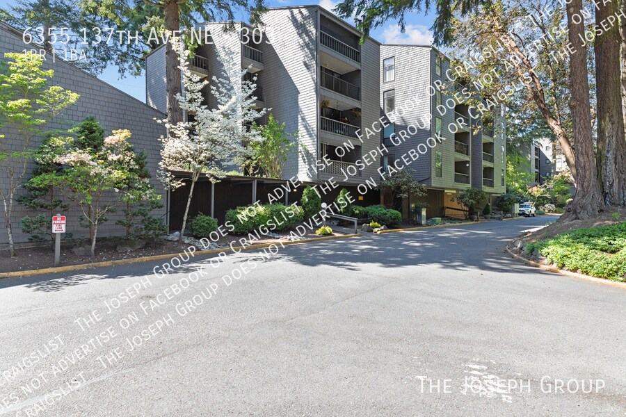 6355 137th Ave NE in Redmond, WA - Building Photo