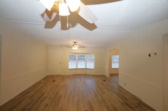 5493 Griffin Dr in Hahira, GA - Building Photo - Building Photo