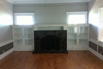 1284 N Ferger Ave in Fresno, CA - Foto de edificio - Building Photo