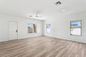 132 W Southgate Ave in Phoenix, AZ - Building Photo - Building Photo