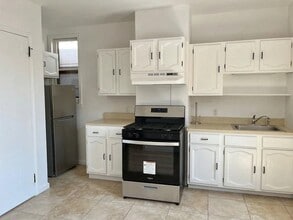 23 Poplar St in Jersey City, NJ - Building Photo - Building Photo