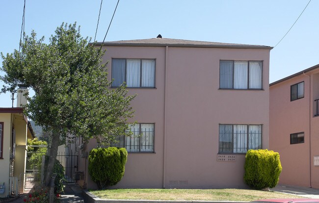 3618-3624 Quigley St in Oakland, CA - Building Photo - Building Photo