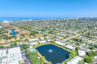 822 Gulf Pavillion Dr in Naples, FL - Building Photo - Building Photo
