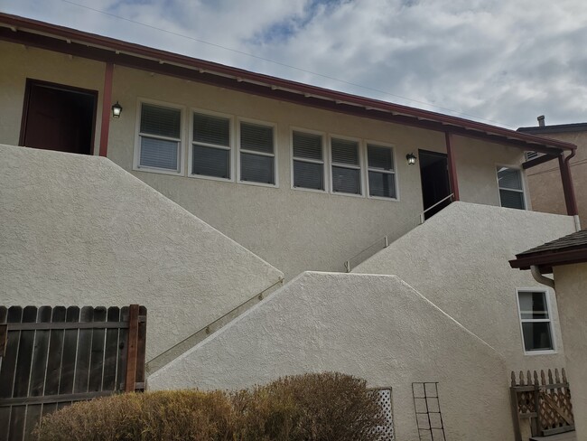 1412 Amapola Ave, Unit 1 in Torrance, CA - Building Photo - Building Photo