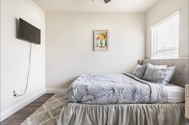 property at 1740 Cove Cres Ct