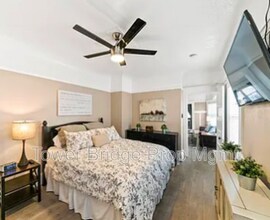 717 17th St in Sacramento, CA - Foto de edificio - Building Photo
