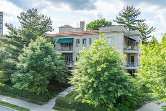 The Village Condominiums in Cincinnati, OH - Building Photo - Building Photo