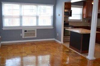 100 Luttgen Pl-Unit -B-3 in Linden, NJ - Building Photo - Building Photo