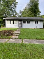 1591 Azalea Dr in Dayton, OH - Building Photo