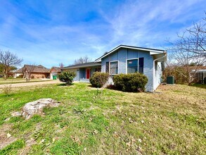 2600 Donna Dr in Taylor, TX - Building Photo - Building Photo