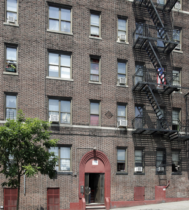 1387 Jesup Ave in Bronx, NY - Foto de edificio - Building Photo