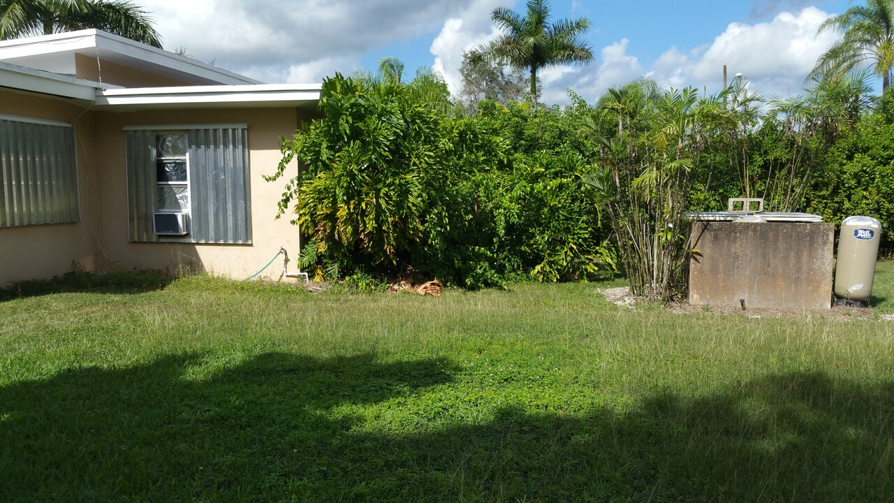 911 NE 5th Ave in Homestead, FL - Building Photo
