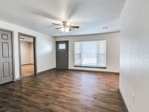 2416 NW 42nd St in Oklahoma City, OK - Building Photo - Building Photo